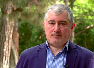 “ეს ტყუილია. არცერთ ექიმს, რომელიც იქ რუსეთის ინტერვენციის დროს იყო ფრონტის ხაზზე, როგორც გორის სამხედრო ჰოსპიტალში, ისე ცალკეულ სამედიცინო ბატალიონში, არ მიუტოვებია პაციენტები” ვახტანგ კალოიანი